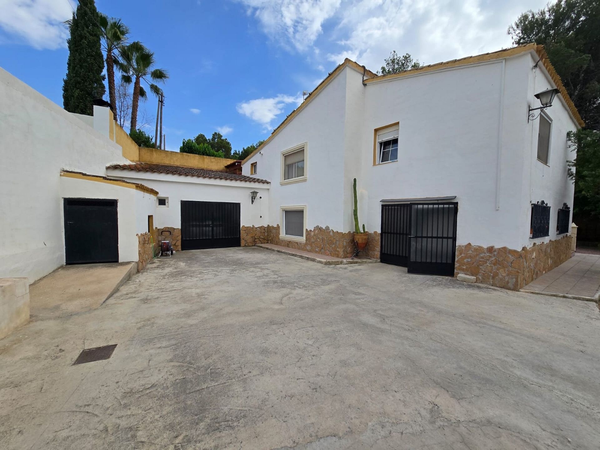 3 bedroom house / villa for sale in Sax, Costa Blanca